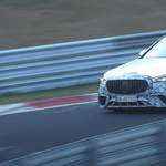 Szépen terelgetik a 700 lóerős új Mercedes-AMG S-osztályt a Nürburgringen – videó