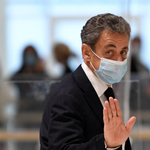 Máris felfüggesztették Nicolas Sarkozy korrupciós perét