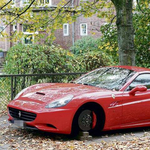 Kilopták a kerekeket egy Ferrari California alól – fotók