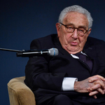 Kissinger: Ukrajnának területekről kellene lemondania Oroszország számára