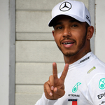 Lewis Hamilton szívszorító szavakkal búcsúzott Niki Laudától