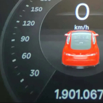 Ez a Tesla szinte örökmozgó: 2 millió kilométernél tart lassan