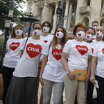 Civilek: ez a törvény csak arra volt jó, hogy összehozzon bennünket