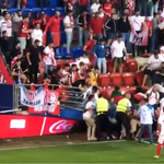 Pánik a stadionban, több néző megsérült a Sevilla meccsén - videó