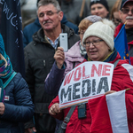 A lengyel kormánynak nem tetszik, hogy a tévé az ellenzéket mutogatja