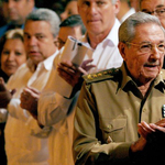 Raul Castro időt nyert, tovább maradhat Kuba elnöke