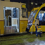 Népszabadság: Csak találgatják, miért nem működött több fék a karambolozó villamoson