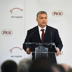 Feljelenti Orbánt Hadházy Ákos