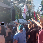 Karlendítés, hitleres tetoválás és horogkereszt a Mi Hazánk majálisán