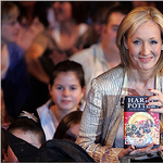 Brit sajtóbotrány: J.K. Rowling kislányát is zaklatták