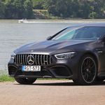 Őrült zöld rendszámos: 800+ lóerővel támadhat a hibrid Mercedes-AMG GT 73