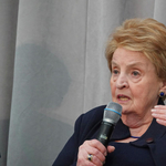 Madeleine Albright: Most a demokratikus megújulás jön a világban