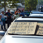 Bérük ötödével küldik haza a tüntető magyar henteseket