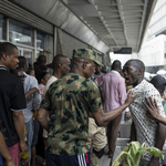 Hol vannak az új bankjegyek? A választás előtt fulladt káoszba a pénzreform Nigériában