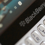 Nem viccel a BlackBerry: beperelte a Facebookot, a WhatsAppot és az Instagramot is