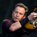 Bruce Springsteennek bíróság elé kell állnia