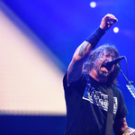 Dave Grohl elsírta magát a Foo Fighters dobosának emlékkoncertjén