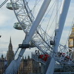 Több mint száz környezetvédőt vettek őrizetbe Londonban