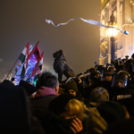 Felfüggesztett börtönre ítéltek tojásdobálásért egy Kossuth téri tüntetőt
