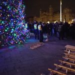 Szánkókat loptak a tüntetők a Kossuth térről