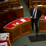 A csődtörvényt is elfogadta a parlament