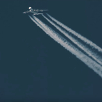 A chemtrail-hívők ezt a videót fogják lobogtatni: 160 km-en keresztül húzta maga után a csíkot a repülő