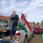 „Lehúzza a zsebét a pénz biztos” – videó a termelők mélykúti tüntetéséről, ahova az egész agrártárca levonult