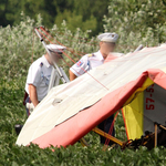 Fotók a Balatonnál lezuhant sárkányrepülőről