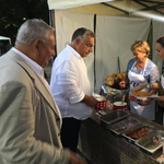 Orbán Viktornak két forint a forró lángos Kötcsén