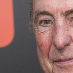 „Az igazi művészet titkolja, hogy művészet” – Eric Idle Angliáról, Amerikáról és a Monty Pythonról