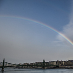 Fotó: megőrült egy szivárványtól Budapest