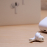 Ingyen jöhet egy rakás új funkció az Apple fülhallgatóiba