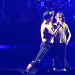 Anthony Kiedis 9 éves fiával énekelt együtt a torinói RHCP-koncerten