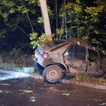 Villanyoszlopnak csapódott, meghalt a sofőr – fotók