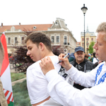 Magyar Péter a Néppártban kémkedő RMDSZ-képviselőkről és buszoztatott provokátorokról beszélt Nagyváradon