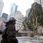 Karácsonyi díszbe öltöztek a New York-i üzletek 