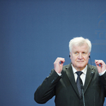 A bajor Seehofer a kevésnek is örül