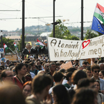 Ungár szerint a Momentum ártott a pedagógusok bérharcának, a Momentum szerint az LMP hab akar lenni a NER sörén