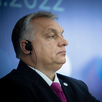 Díjat kapott Orbán, azért is méltatták, mert kipenderítette Soros Györgyöt