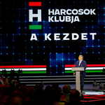 Rácz András szerint a Harcosok Klubjának logója kísértetiesen hasonlít a nyilaskeresztesek H betűjére