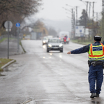 Elfajult egy közúti ellenőrzés Tatánál, lefejelte a rendőrt az autós