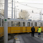 Kisiklott egy villamos, nem jár egy szakaszon az 1-es - fotó