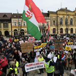 Az Orbán-rezsim leváltásának katalizátora lehet az akkumulátorgyárak elleni harc