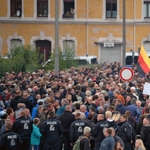 Vicsorgó, karlendítő farkasokkal próbálják visszaszorítani a gyűlöletet Chemnitzben