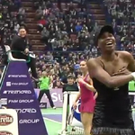 Így énekel Serena, így bulizik Venus Williams