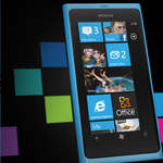 Fehér és fekete színben is kapható a Nokia Lumia 800 a Vodafone-nál