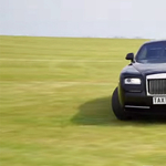 Videó: így mulat egy nem magyar úr, akinek Rolls-Royce-a van