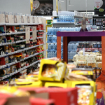 Két kormányzati sarc között nem jutott lélegzethez az Aldi és a SPAR, egyre nagyobbakat hasalnak