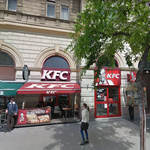 Különös cég biztonsági őre verte meg az Index újságíróját a KFC-ben