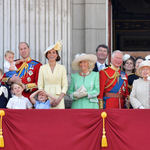 Harry és András herceget is száműzte Erzsébet királynő a Buckingham-palota erkélyéről